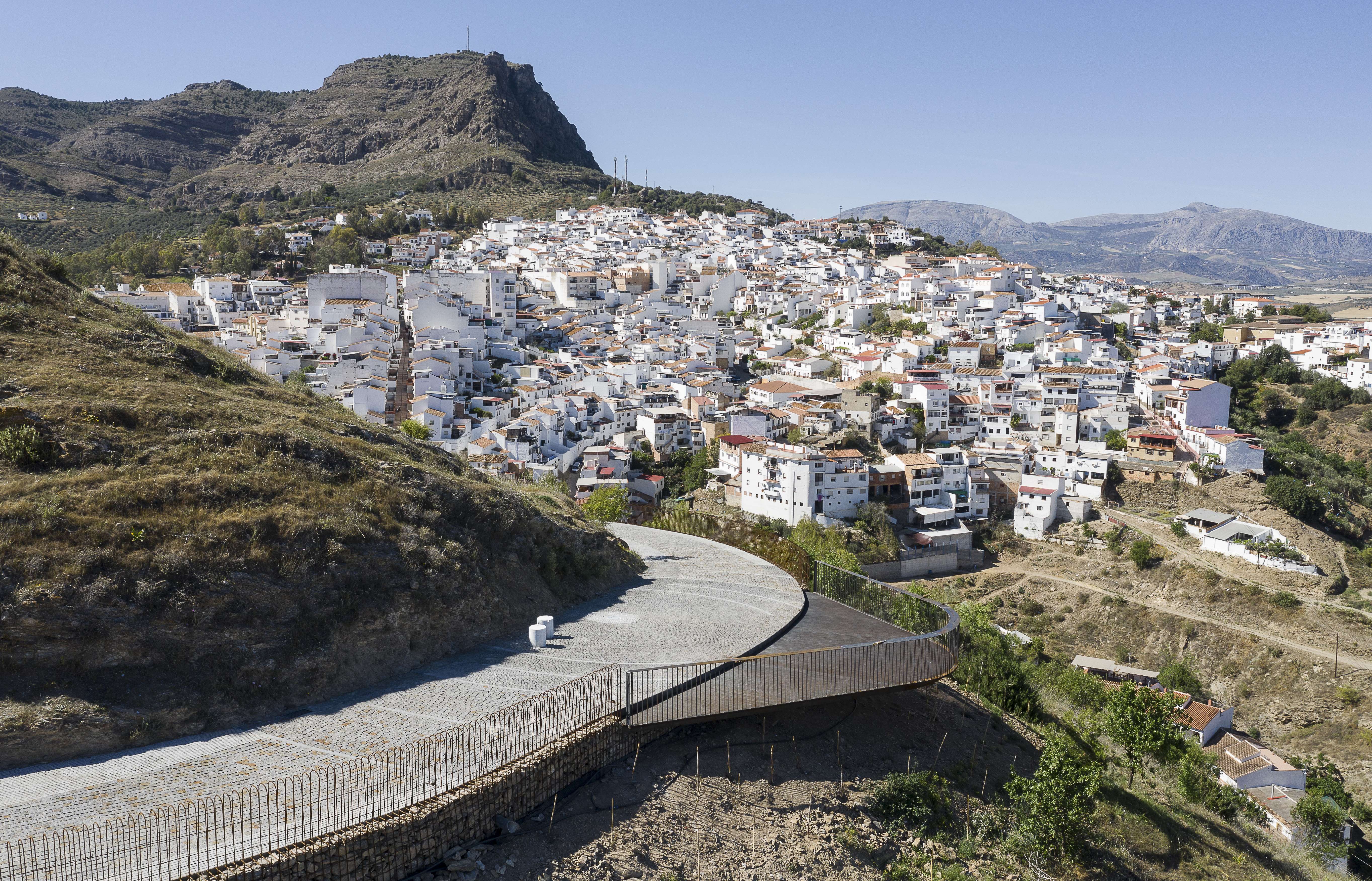 mirador-360-lora-m-laga-biennal